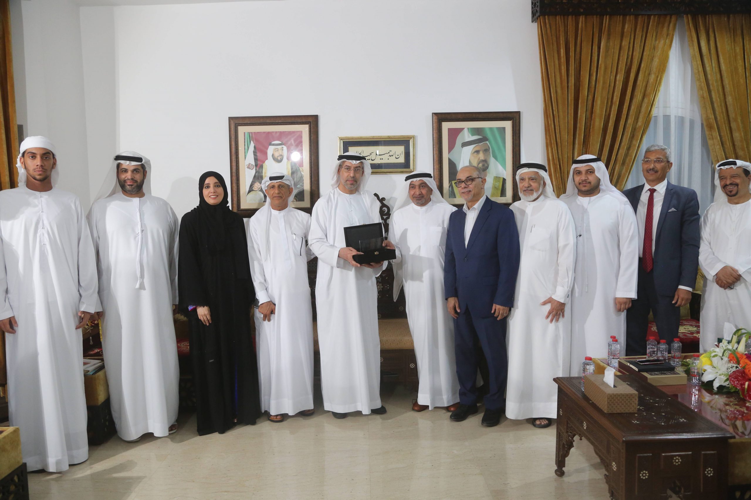 أحمد شبيب الظاهري يحاضر عن الحياة البرلمانية في الإمارات