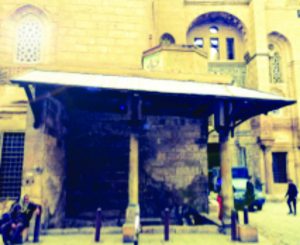 حوض دواب ملحق بمجمع المنصور قلاوون بشارع المعز لدين الله بالقاهرة.