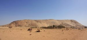 صورة جبل قطن معشوق طمية ذي اللون الأحمر الجميل