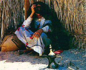 A visitor with the coffee pot always at the entrance of the birth warden 1963