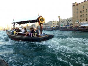 تمنح رحلات العبرة التعرف على ملامح دبي القديمة