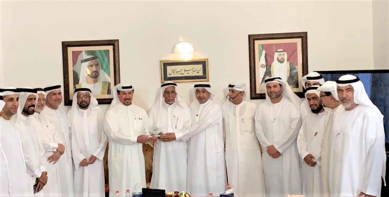 جديم الصوف ولا جديد البريسم يستعيد ملامح دبي القديمة