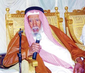في إحدى مشاركاته الأدبية