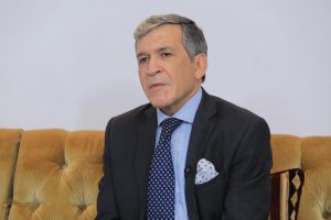 الدكتور غانم السامرائي خلال الجلسة