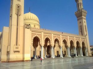 عاش مصطفى محمود إلى جانب مسجد السيد البدوي بطنطا