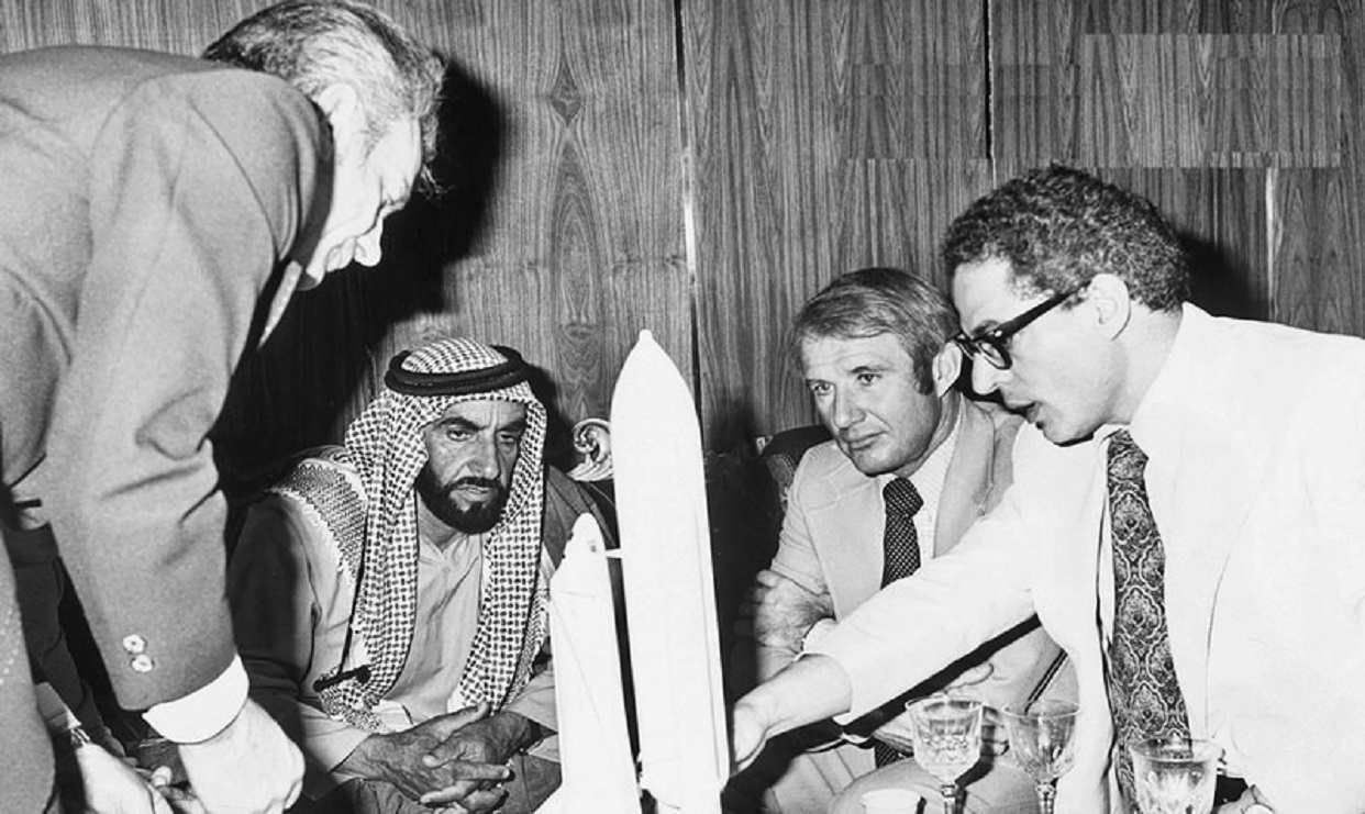 زايد المؤسِّس لارتياد الإمارات الفضاء