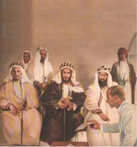 الشيخ شخبوط بن سلطان آل نهيان يتوسط عمه الشيخ خليفة بن زايد الأول والوجيه أحمد بن خلف العتيبة أثناء توقيع أول اتفاقية للبترول في الثاثينيات