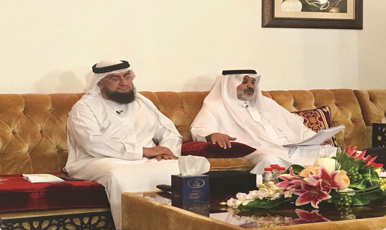 قاسم الرويس يسلِّط الضوء على أبرز صحفها عُمان في الصحافة العربية.. جريدة «ا