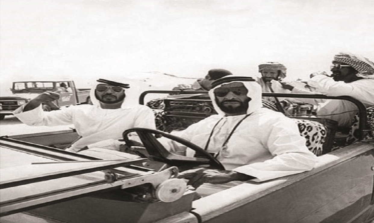 (13) Rare Old Photos