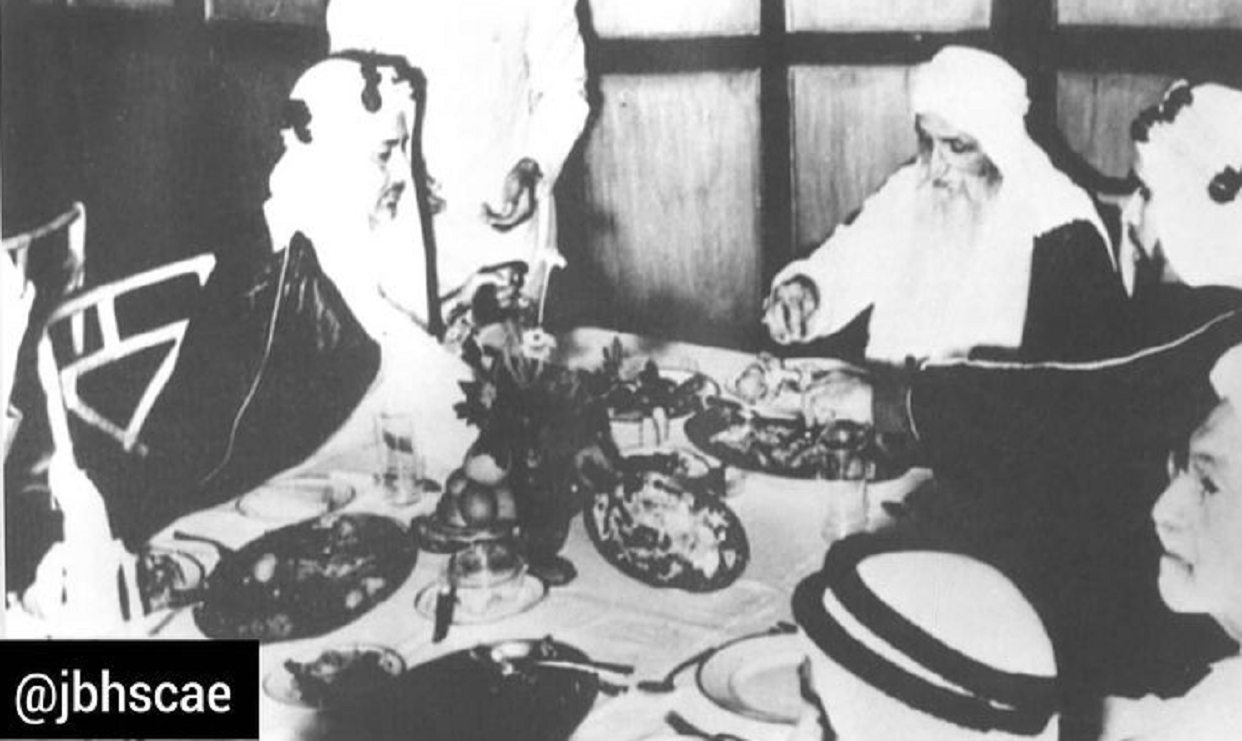 المغفور له الشيخ سعيد بن مكتوم ال مكتوم في مدينة بومبي الهندية عام 1950